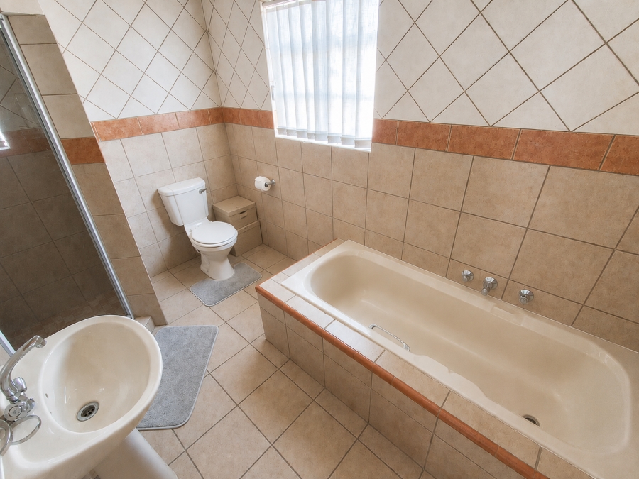 3 Bedroom Property for Sale in Safari Gardens North West